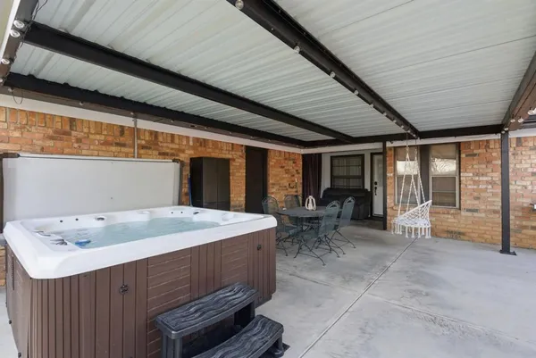 $315,000 | 1008 Royal Lane, Graham, TX 76450