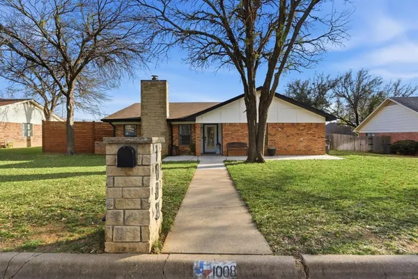 $315,000 | 1008 Royal Lane, Graham, TX 76450
