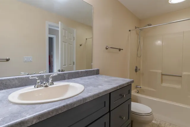 $2,700 | 185 Indian Rock Road, Merrimack, NH 03054