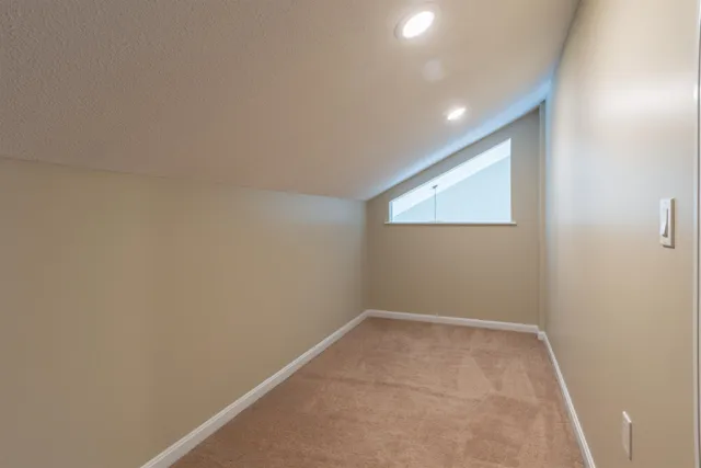 $2,700 | 185 Indian Rock Road, Merrimack, NH 03054