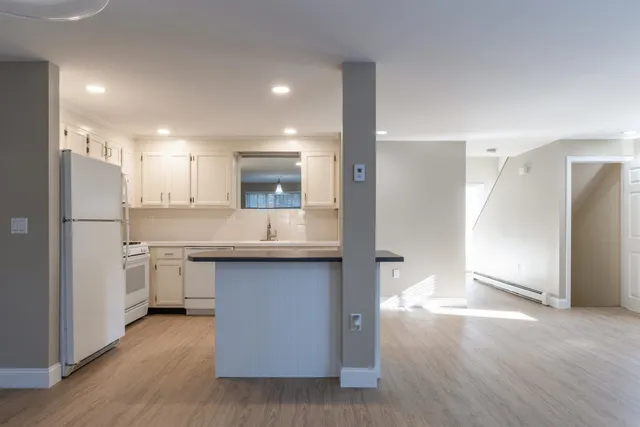 $2,700 | 185 Indian Rock Road, Merrimack, NH 03054