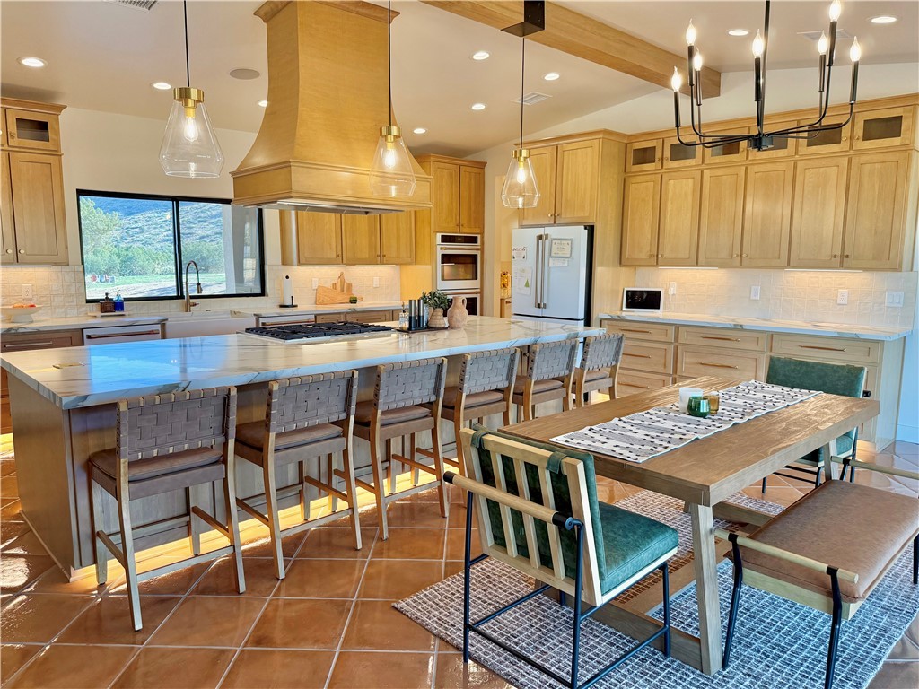 919 West Jordan Ranch Road Kingman, AZ 86409 - Photo 18 of 53 Plenty of seating at the breakfast bar and separate dining area.