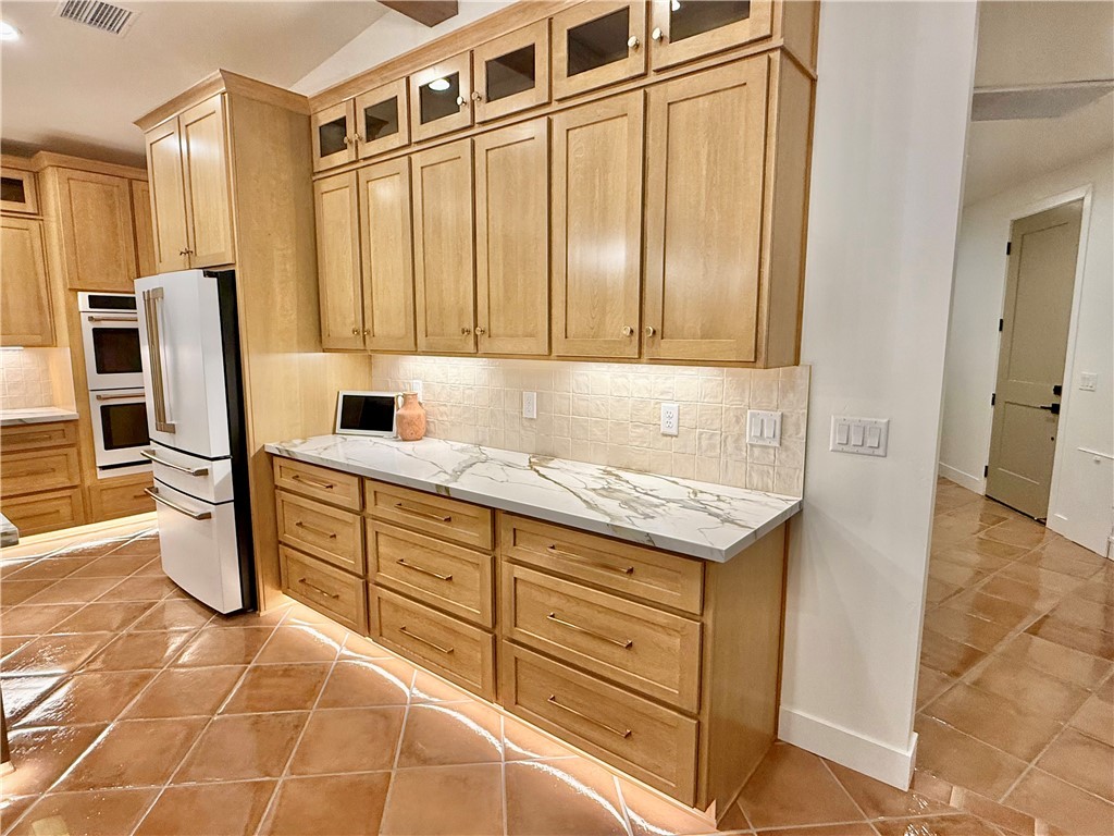 919 West Jordan Ranch Road Kingman, AZ 86409 - Photo 23 of 53 Custom cabinetry with beautiful hardware!