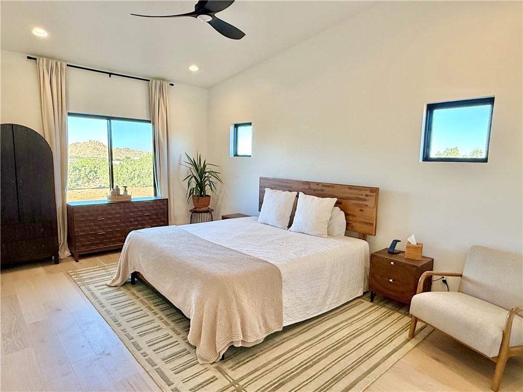 919 West Jordan Ranch Road Kingman, AZ 86409 - Photo 37 of 53 Large primary suite with lots of natural light!