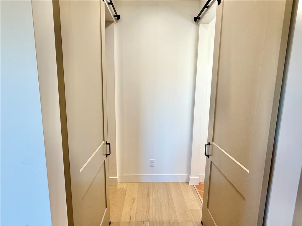 919 West Jordan Ranch Road Kingman, AZ 86409 - Photo 39 of 53 Barn doors to the closet and bath.