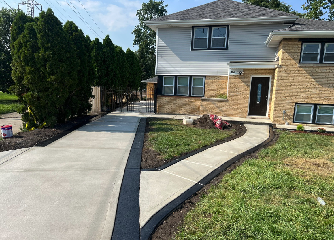 a view of house with yard
