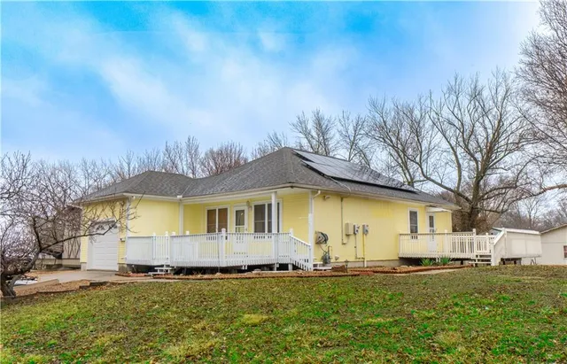 $259,000 | 202 West McGaughy Street, Hamilton, MO 64644