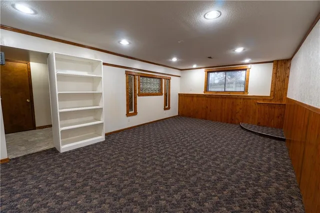 $259,000 | 202 West McGaughy Street, Hamilton, MO 64644