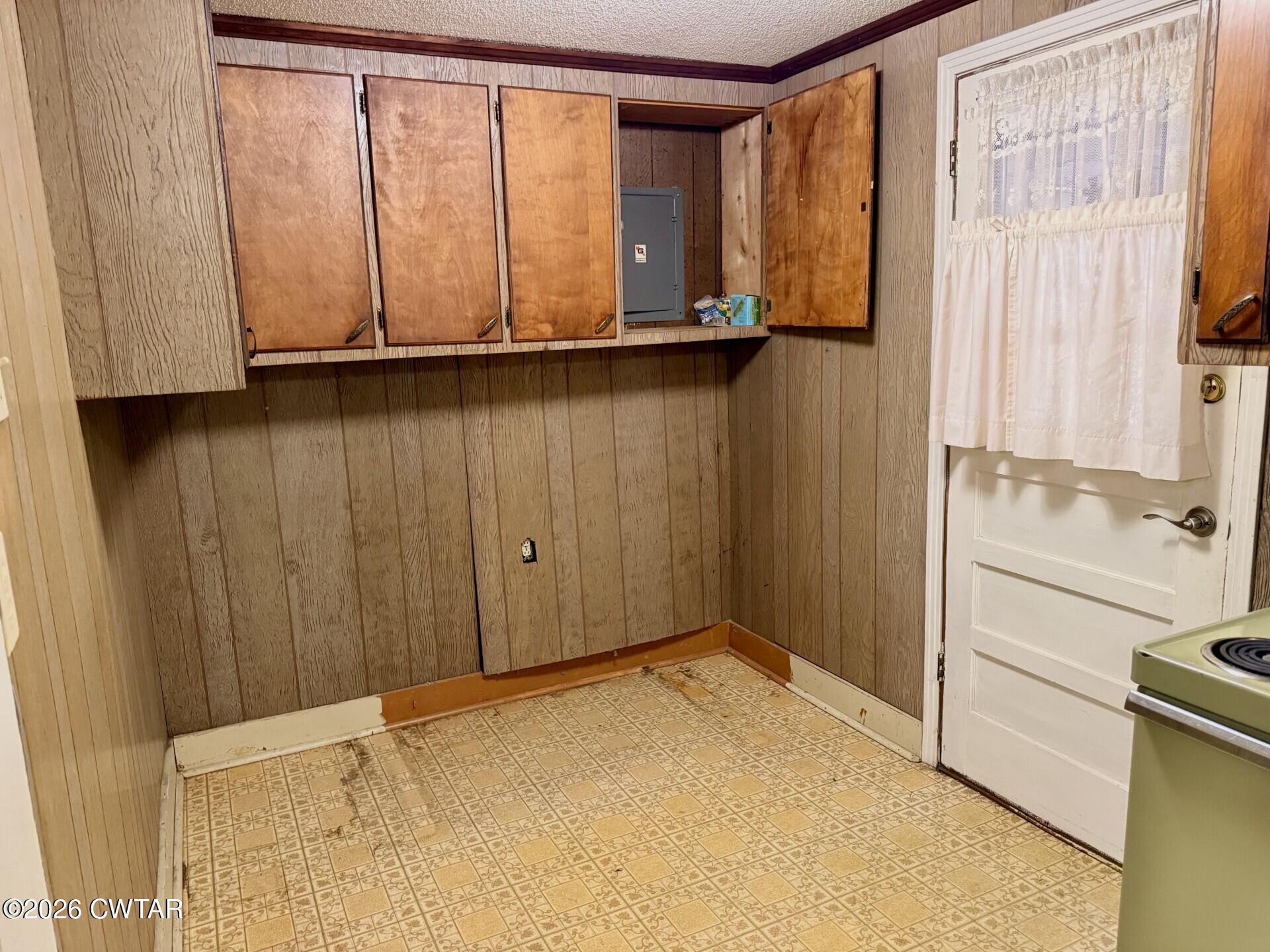 406 Maple Heights Street Kenton, TN 38233 - Photo 17 of 43 a view of a closet with wooden floor