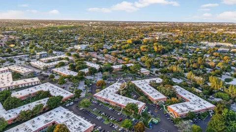 $275,000 | 1930 Northeast 2nd Avenue, Unit 206L, Wilton Manors, FL 33305