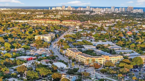 $275,000 | 1930 Northeast 2nd Avenue, Unit 206L, Wilton Manors, FL 33305