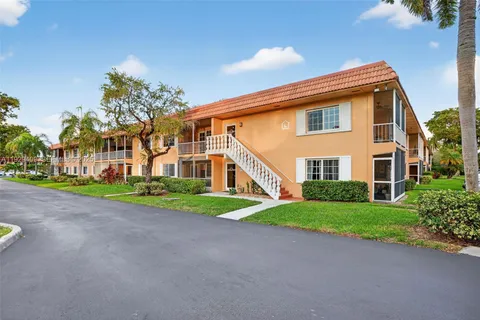 $275,000 | 1930 Northeast 2nd Avenue, Unit 206L, Wilton Manors, FL 33305