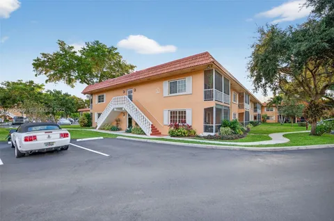 $275,000 | 1930 Northeast 2nd Avenue, Unit 206L, Wilton Manors, FL 33305