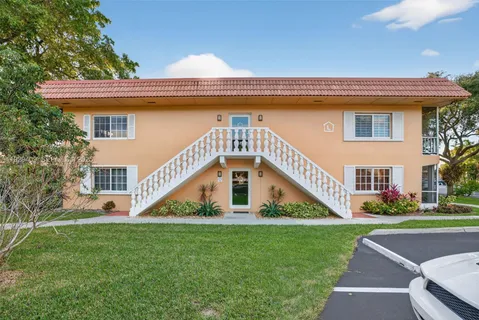 $275,000 | 1930 Northeast 2nd Avenue, Unit 206L, Wilton Manors, FL 33305