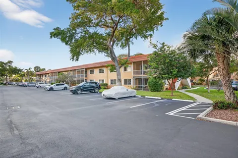 $275,000 | 1930 Northeast 2nd Avenue, Unit 206L, Wilton Manors, FL 33305