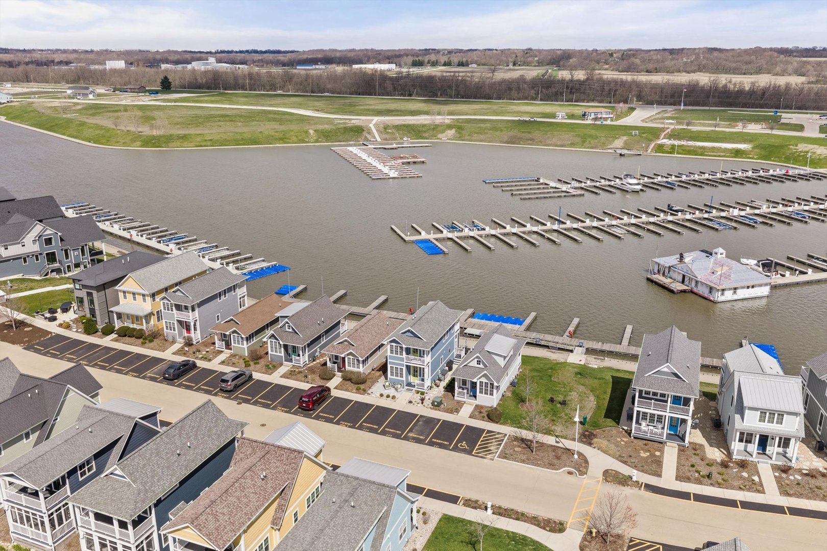 224 Leeward Way Ottawa, IL 61350 - Photo 55 of 58 a view of a city with an ocean view