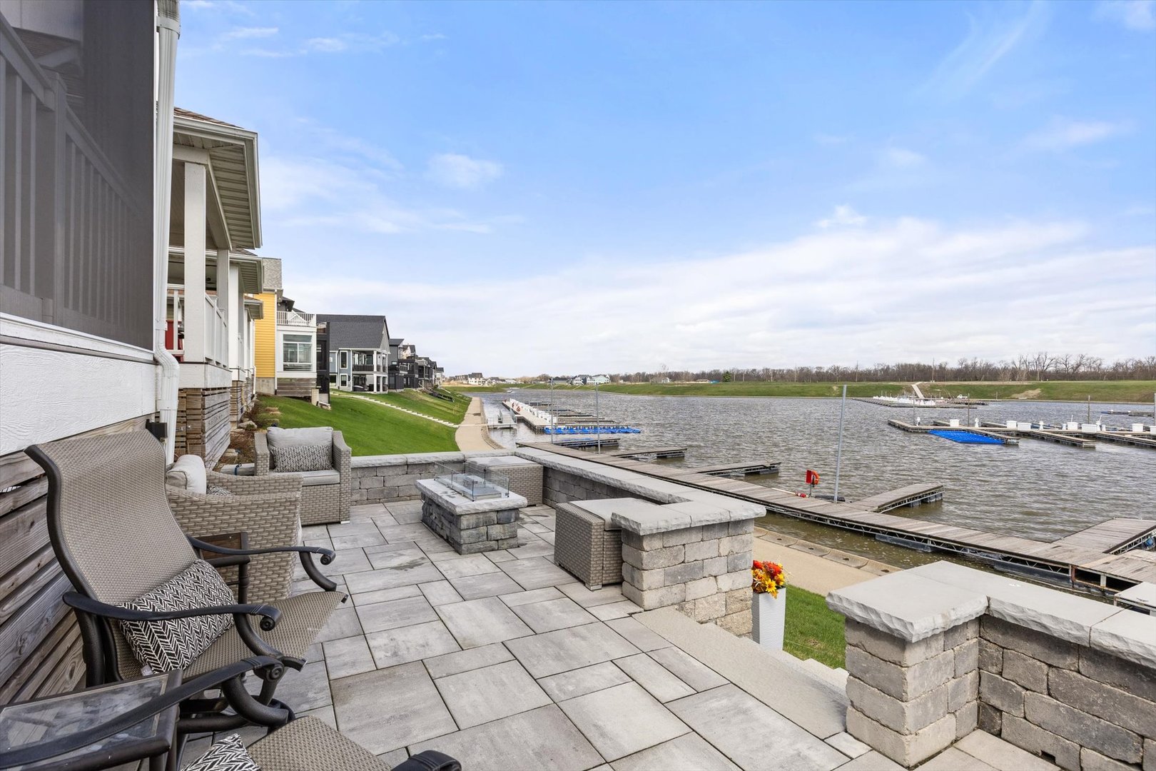 224 Leeward Way Ottawa, IL 61350 - Photo 7 of 58 an outdoor space with lounge chair