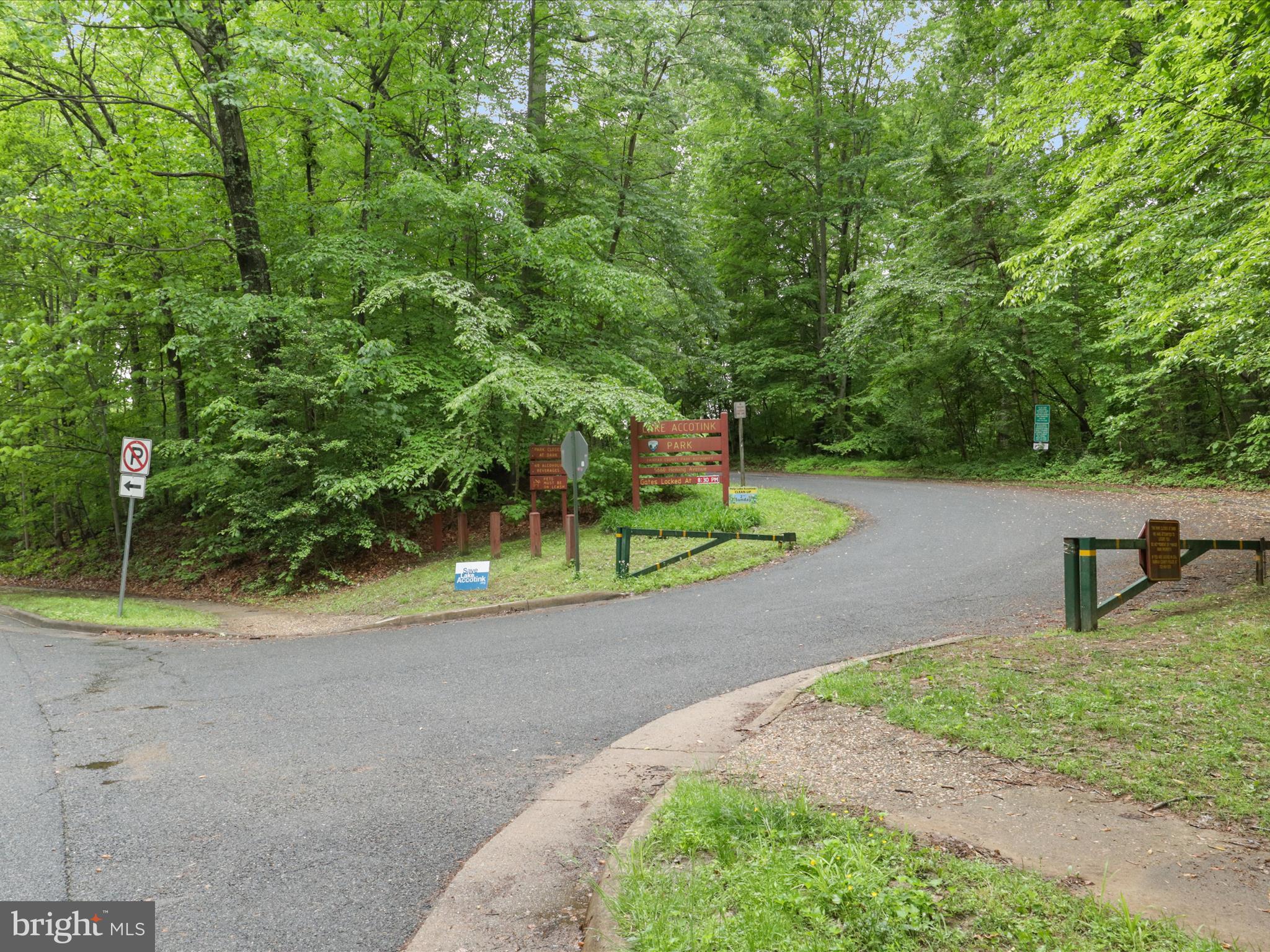 7313 Husky Lane Springfield, VA 22151 - Photo 35 of 49 a view of a park