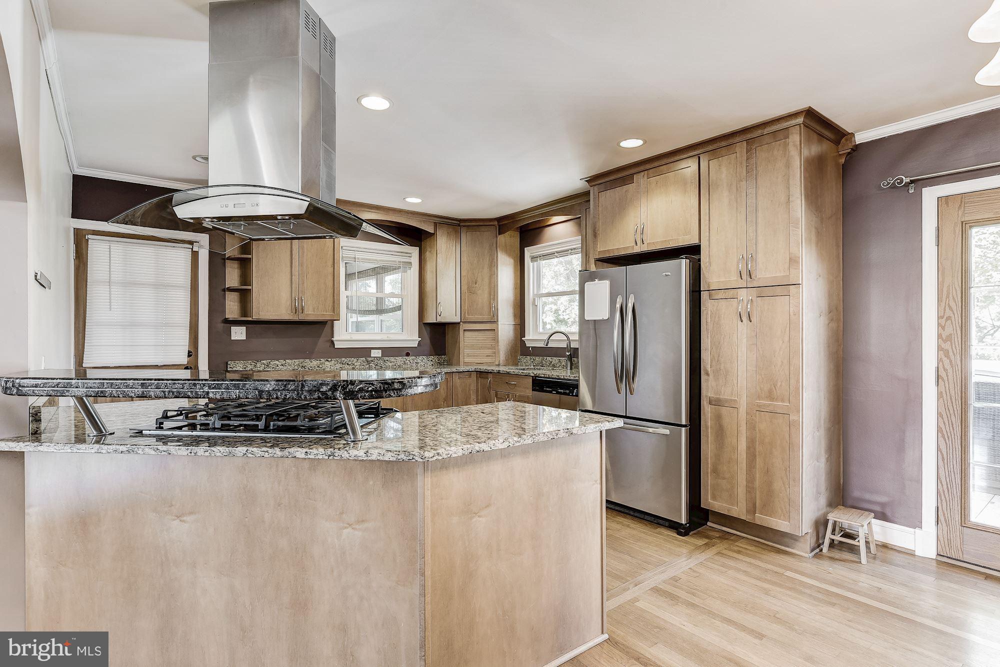 22200 Slidell Road Boyds, MD 20841 - Photo 12 of 51 Eat-In Kitchen | Breakfast Bar