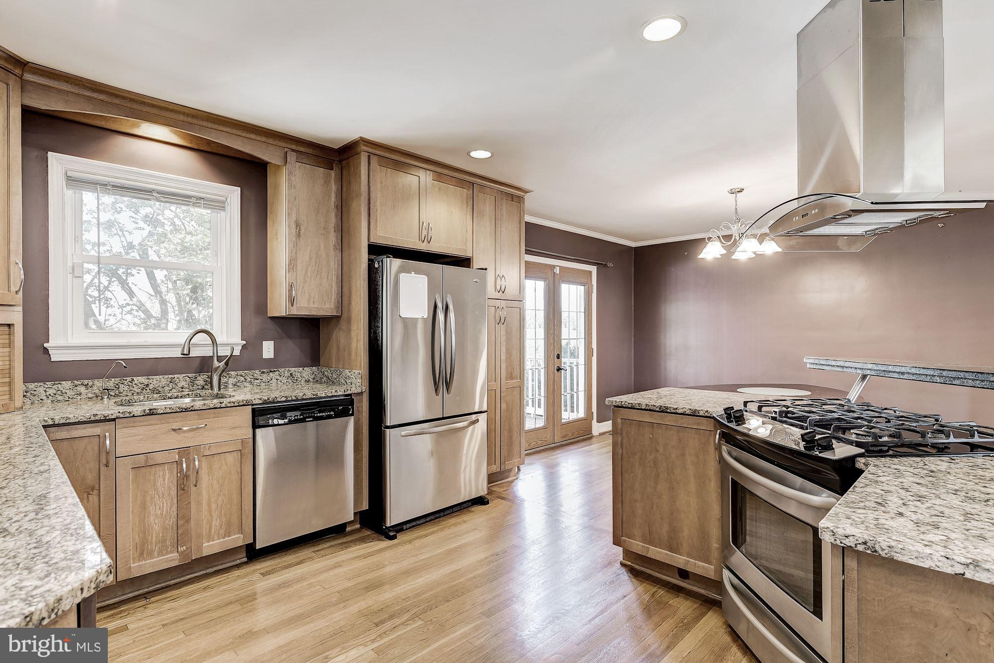 22200 Slidell Road Boyds, MD 20841 - Photo 15 of 51 Eat-In Kitchen | Stainless Steel Appliances