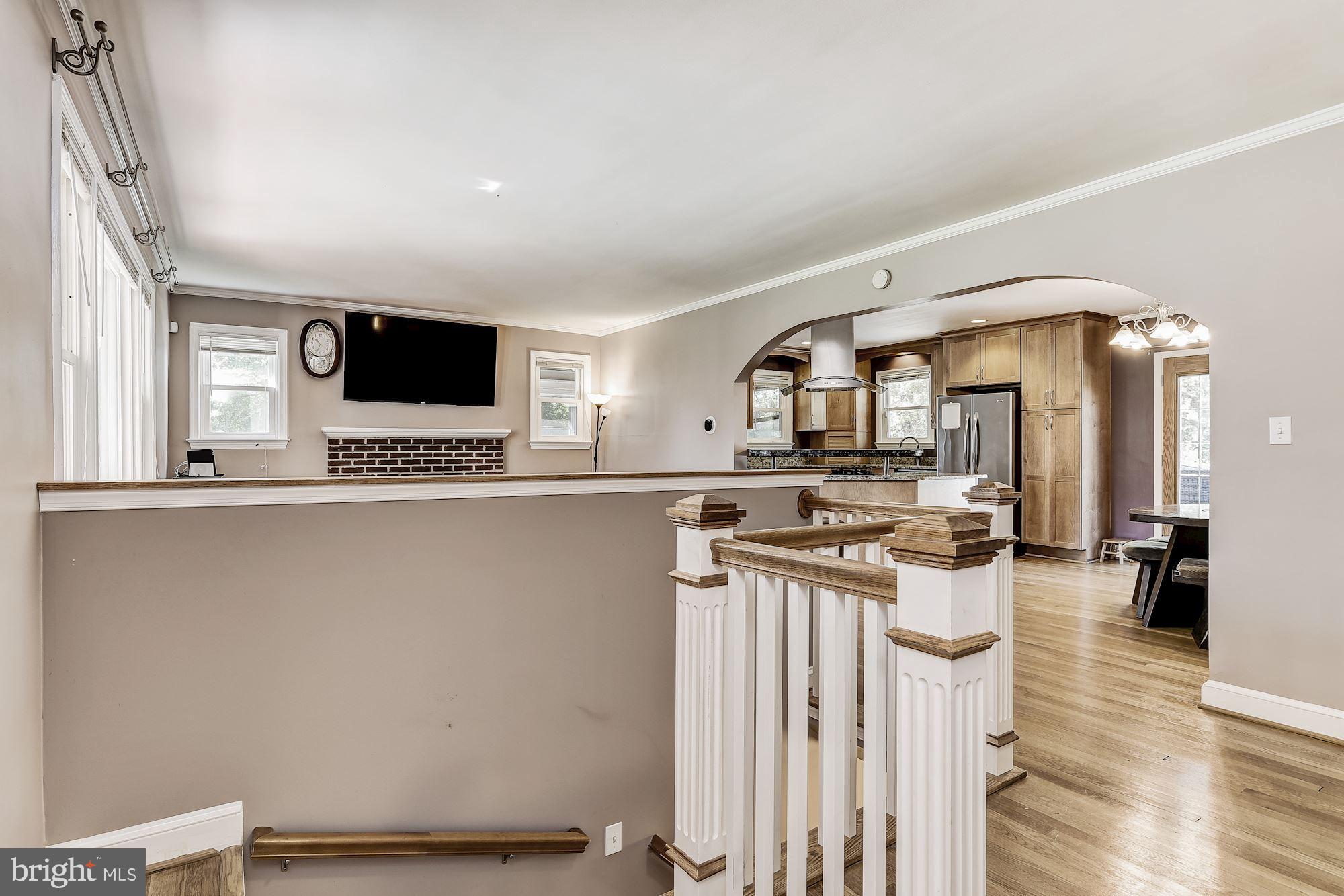 22200 Slidell Road Boyds, MD 20841 - Photo 4 of 51 Foyer