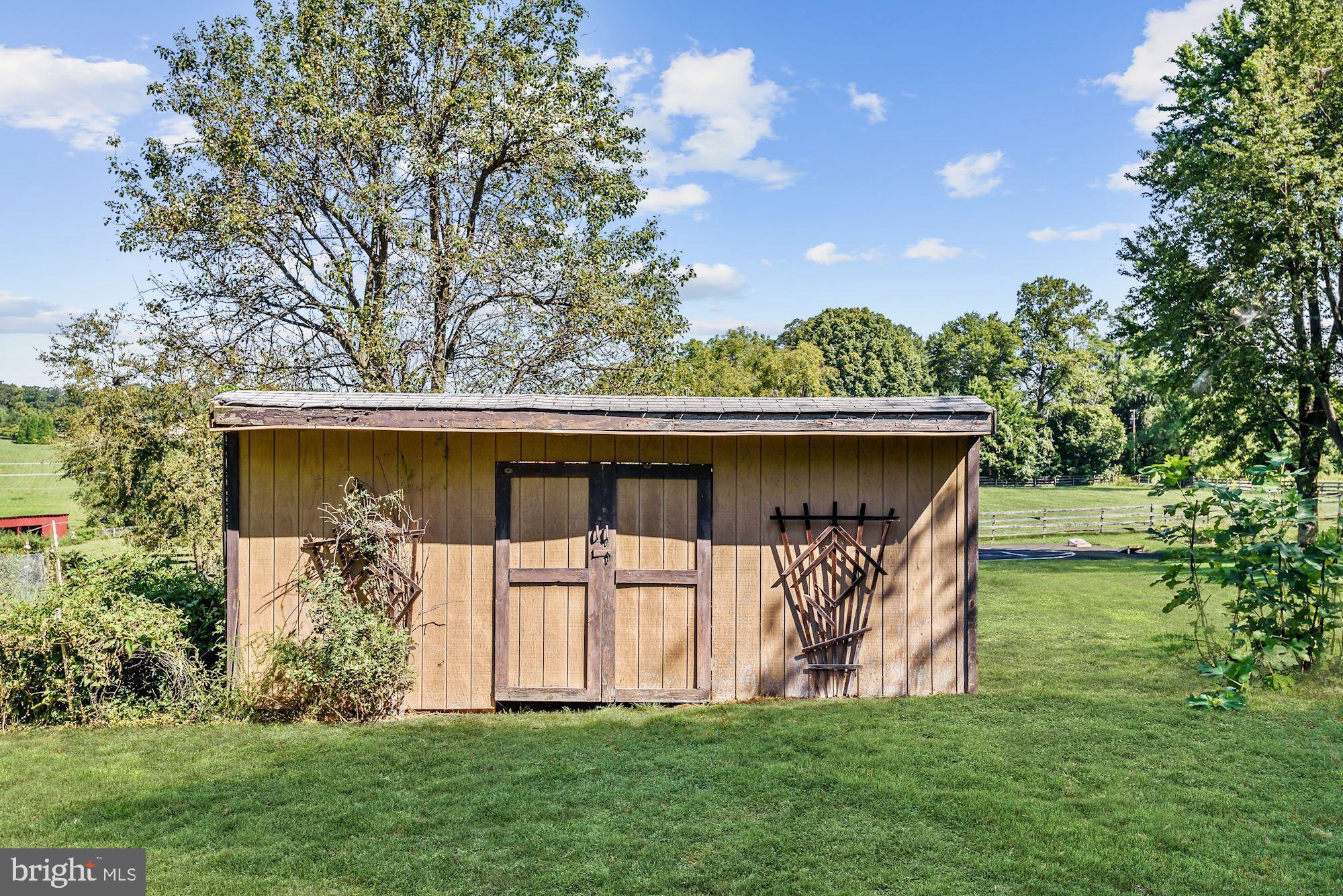 22200 Slidell Road Boyds, MD 20841 - Photo 40 of 51 Secure Storage