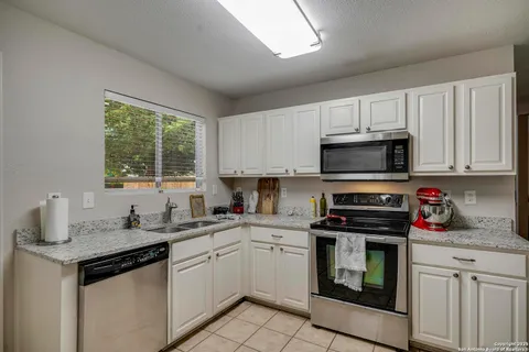 $299,900 | 8422 Parkdale Cove, San Antonio, TX 78249