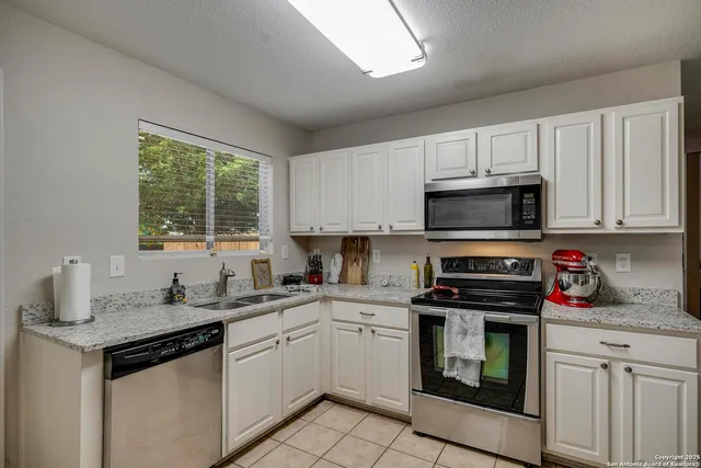 $299,900 | 8422 Parkdale Cove, San Antonio, TX 78249