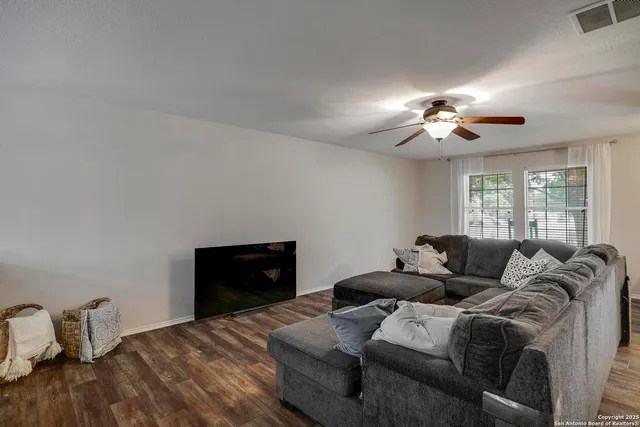 $299,900 | 8422 Parkdale Cove, San Antonio, TX 78249