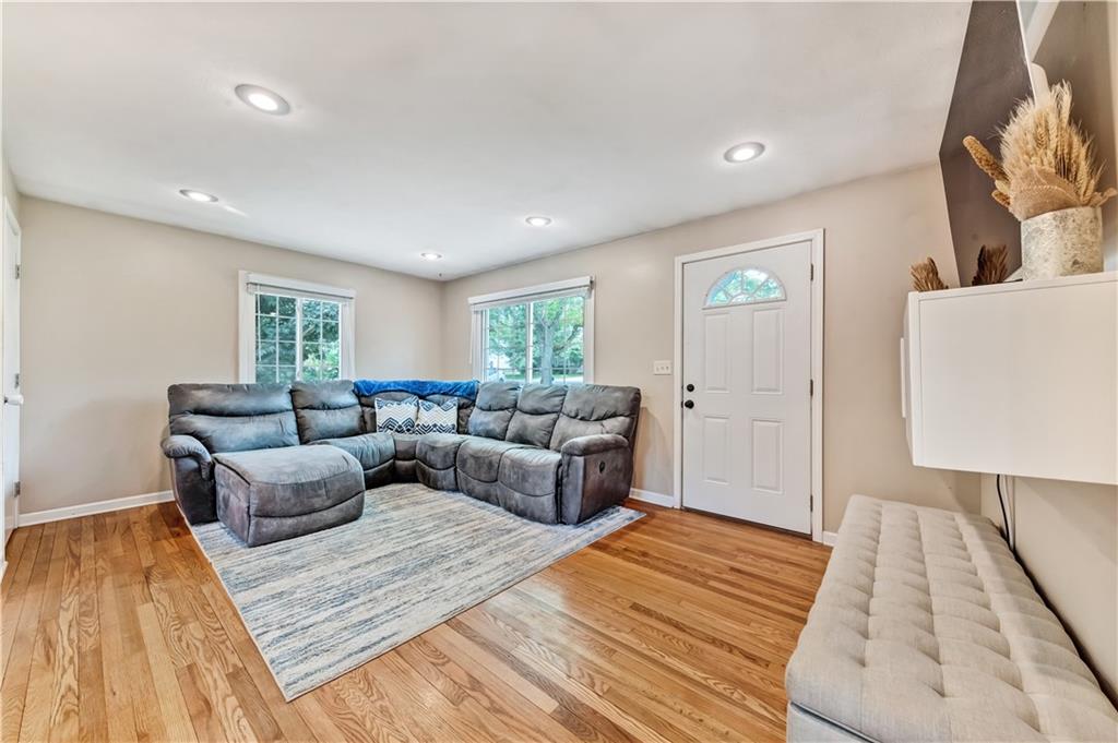 1248 Savannah Road New Castle, PA 16101 - Photo 12 of 25 a living room with furniture and a rug