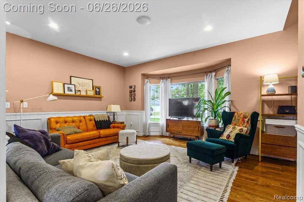 124 Woodside Road Royal Oak, MI 48073 - Photo 7 of 41