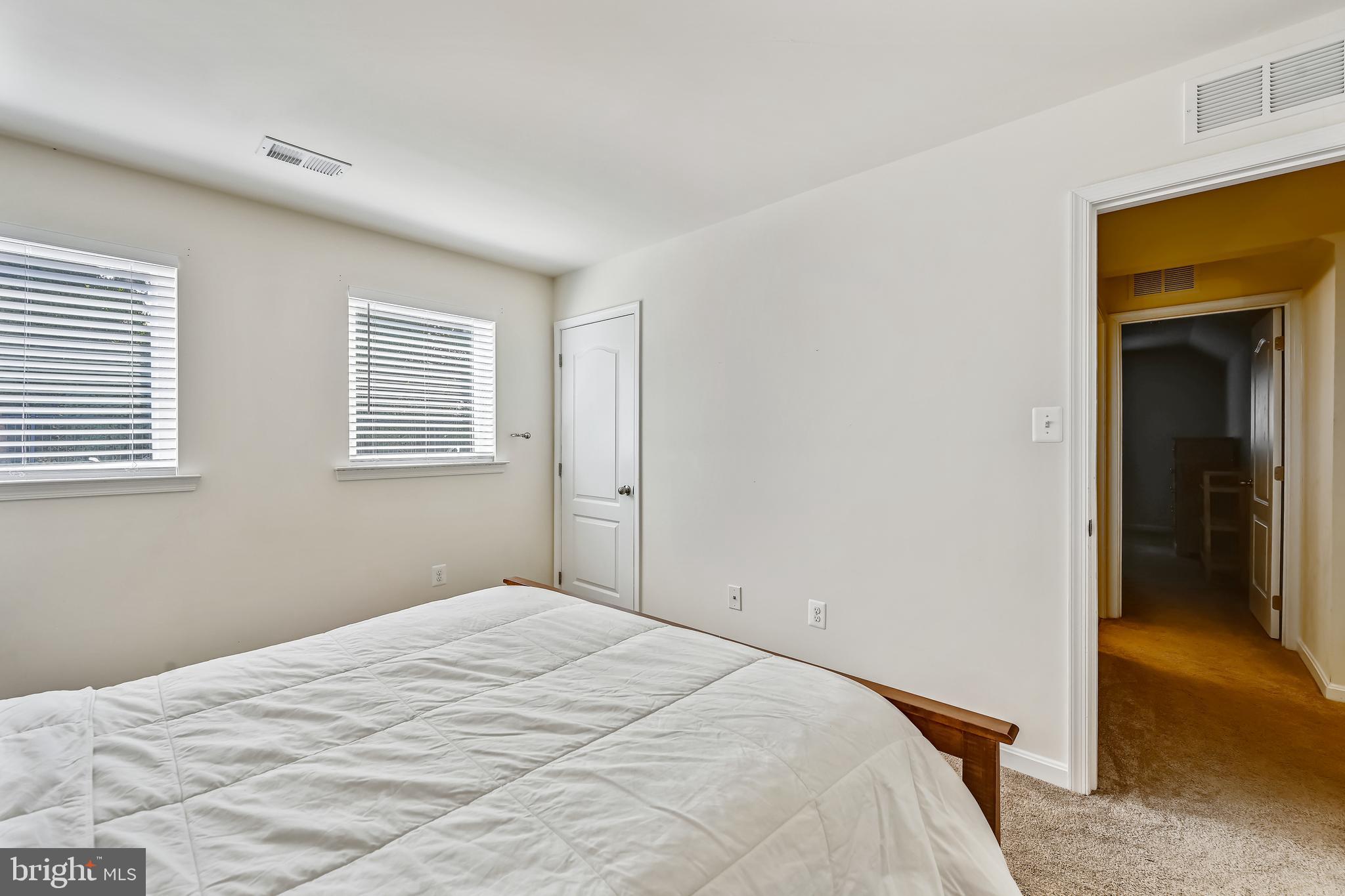 105 Jacobia Drive, Unit E4 Pasadena, MD 21122 - Photo 23 of 36 Upper level bedroom 1
