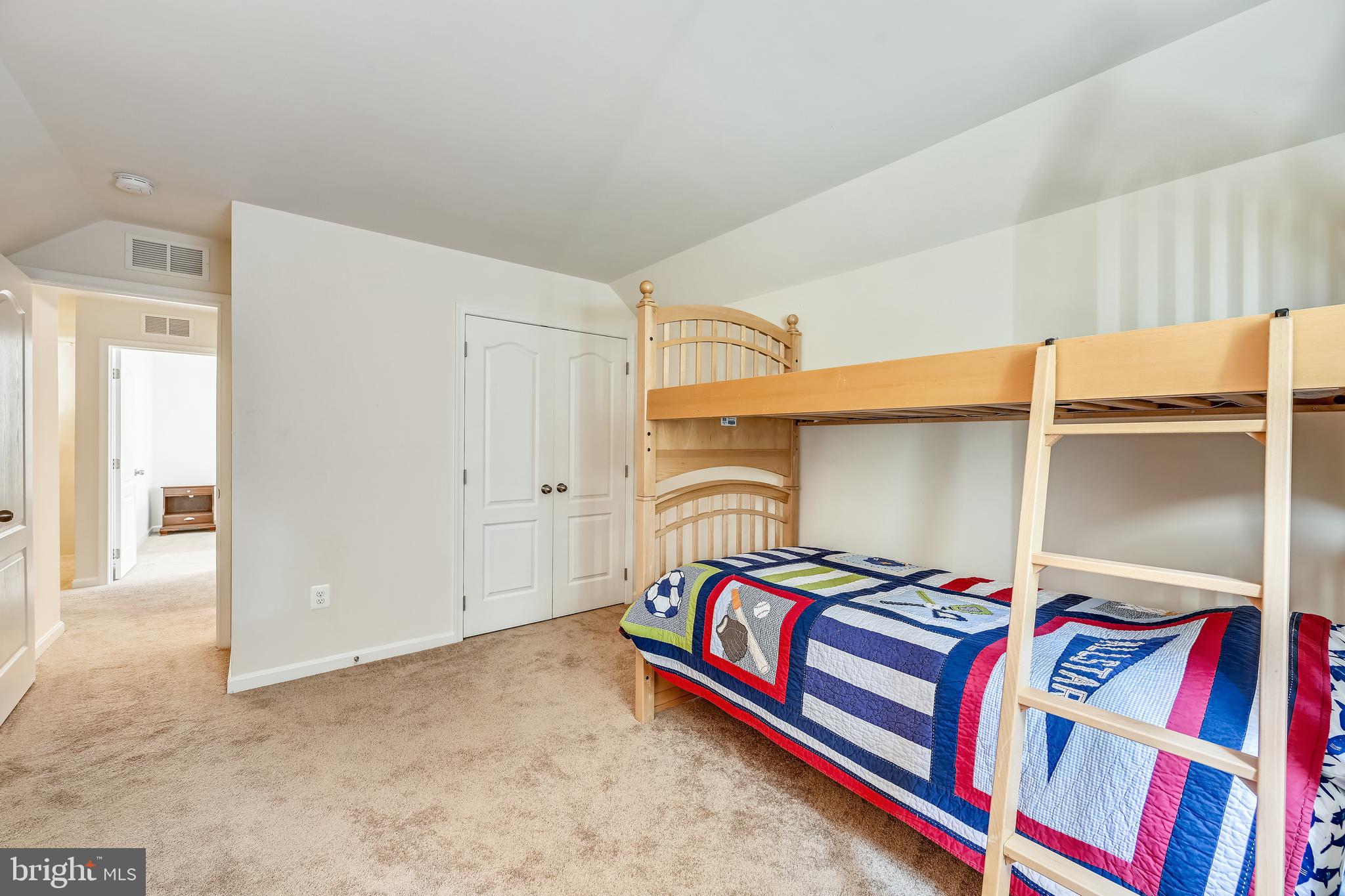 105 Jacobia Drive, Unit E4 Pasadena, MD 21122 - Photo 27 of 36 Upper level bedroom 2