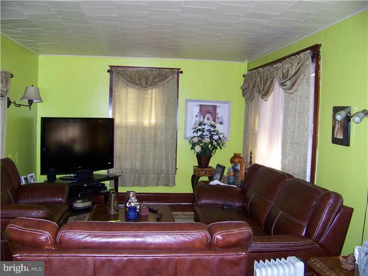 23 Ralph Avenue Sinking Spring, PA 19608 - Photo 3 of 10 Living Room