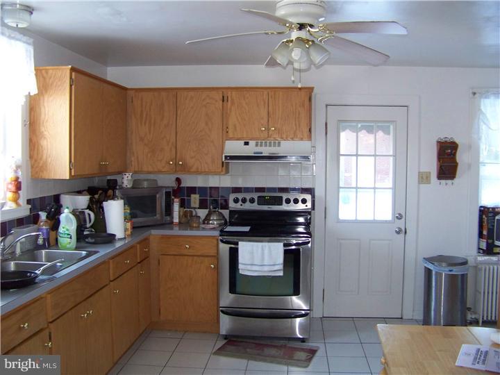 23 Ralph Avenue Sinking Spring, PA 19608 - Photo 4 of 10 Kitchen