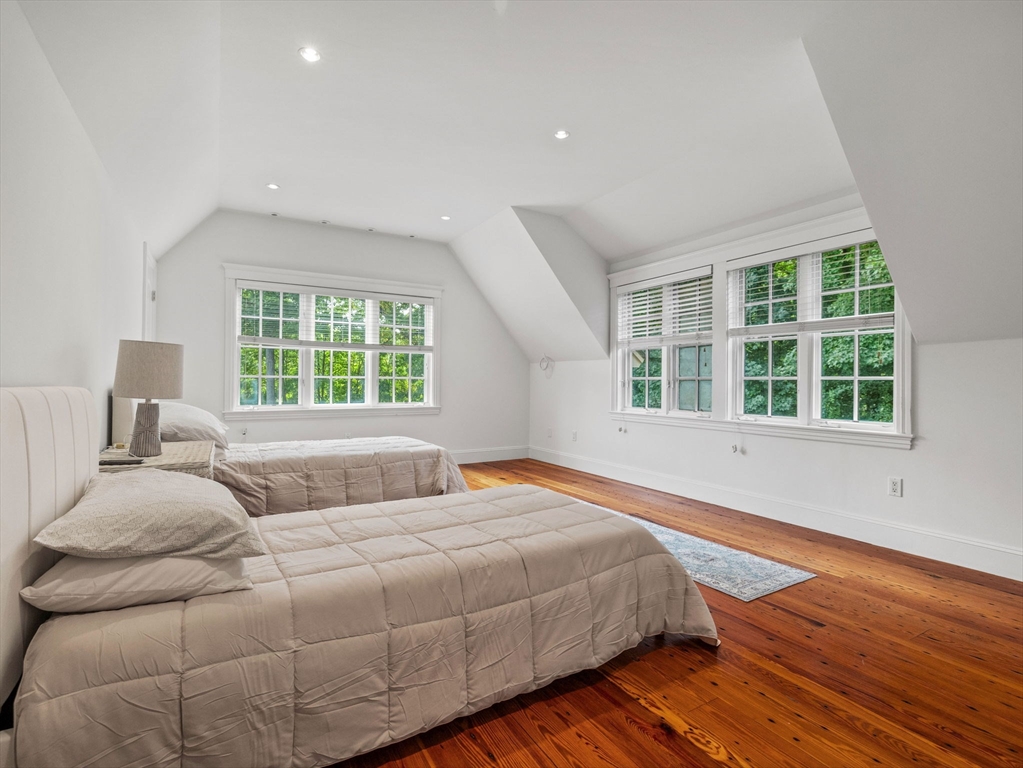 189 Islington Road Newton, MA 02466 - Photo 13 of 22