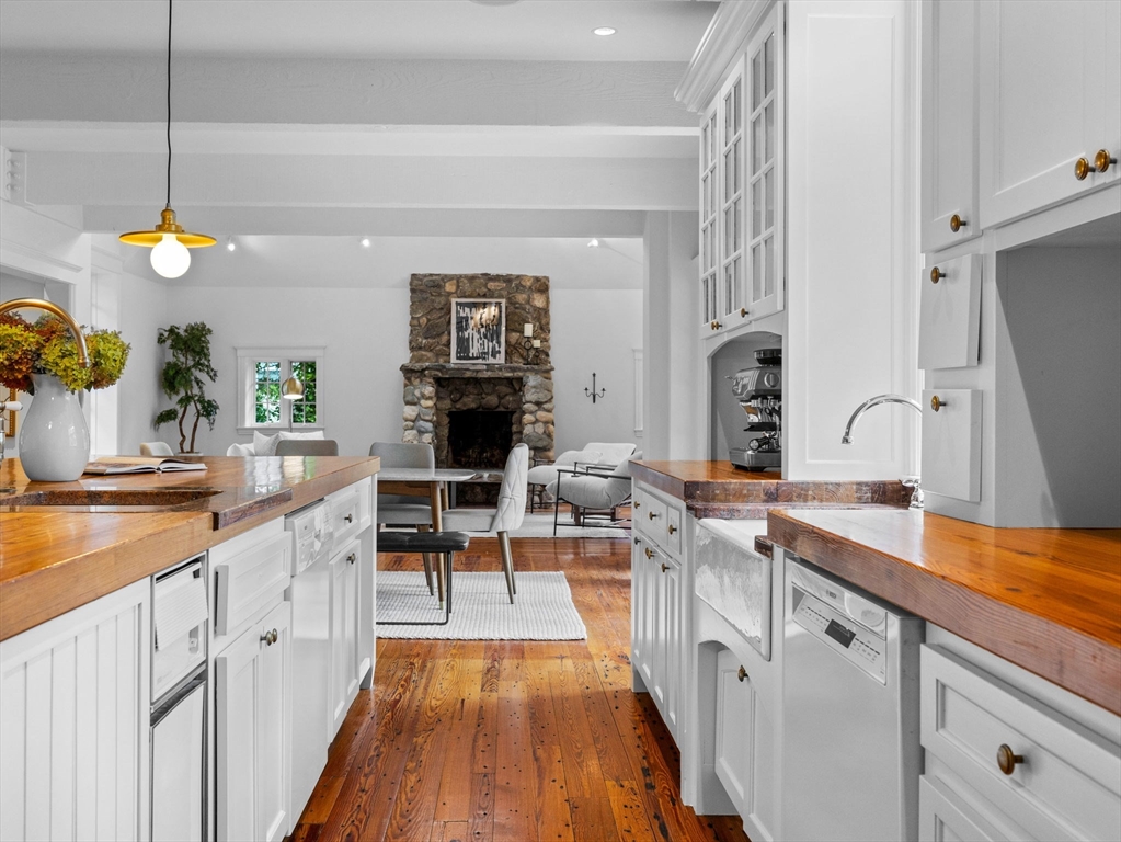 189 Islington Road Newton, MA 02466 - Photo 4 of 22