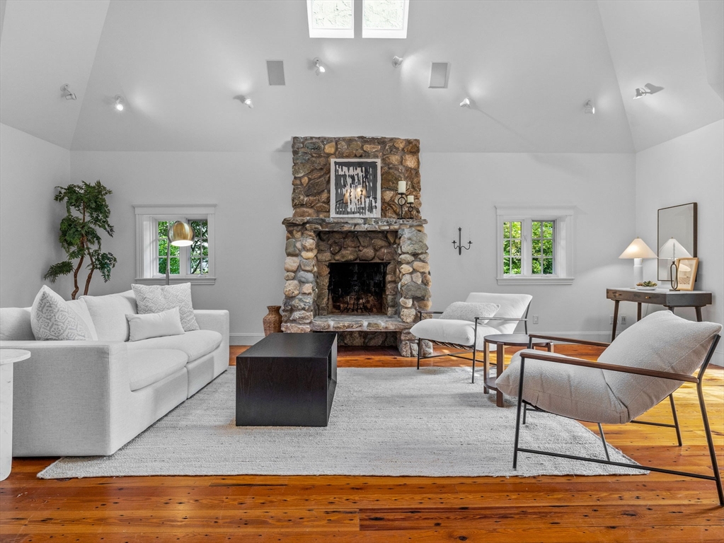 189 Islington Road Newton, MA 02466 - Photo 7 of 22