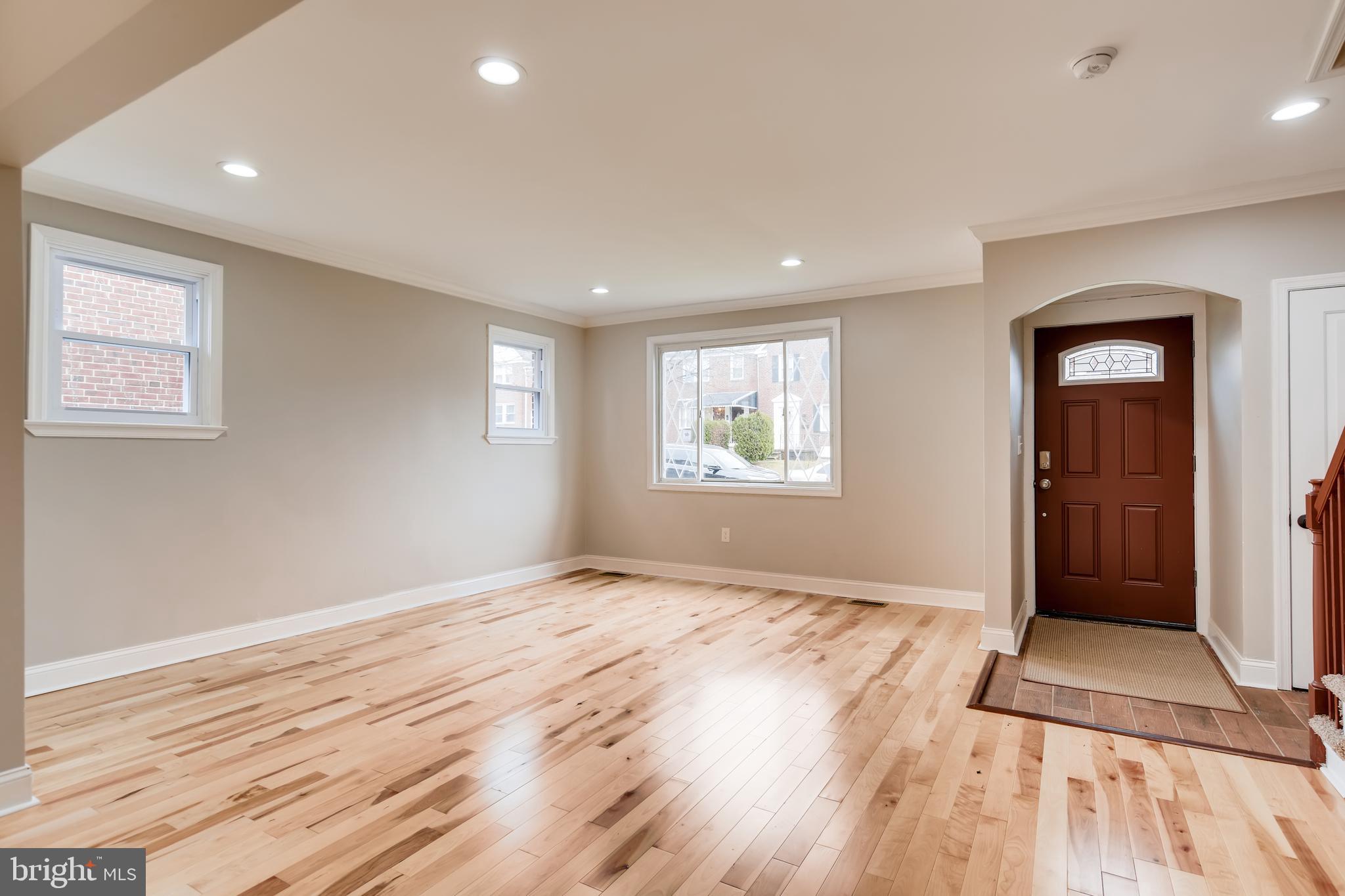 1647 Shadyside Road Baltimore, MD 21218 - Photo 4 of 27 Gallery Image 4