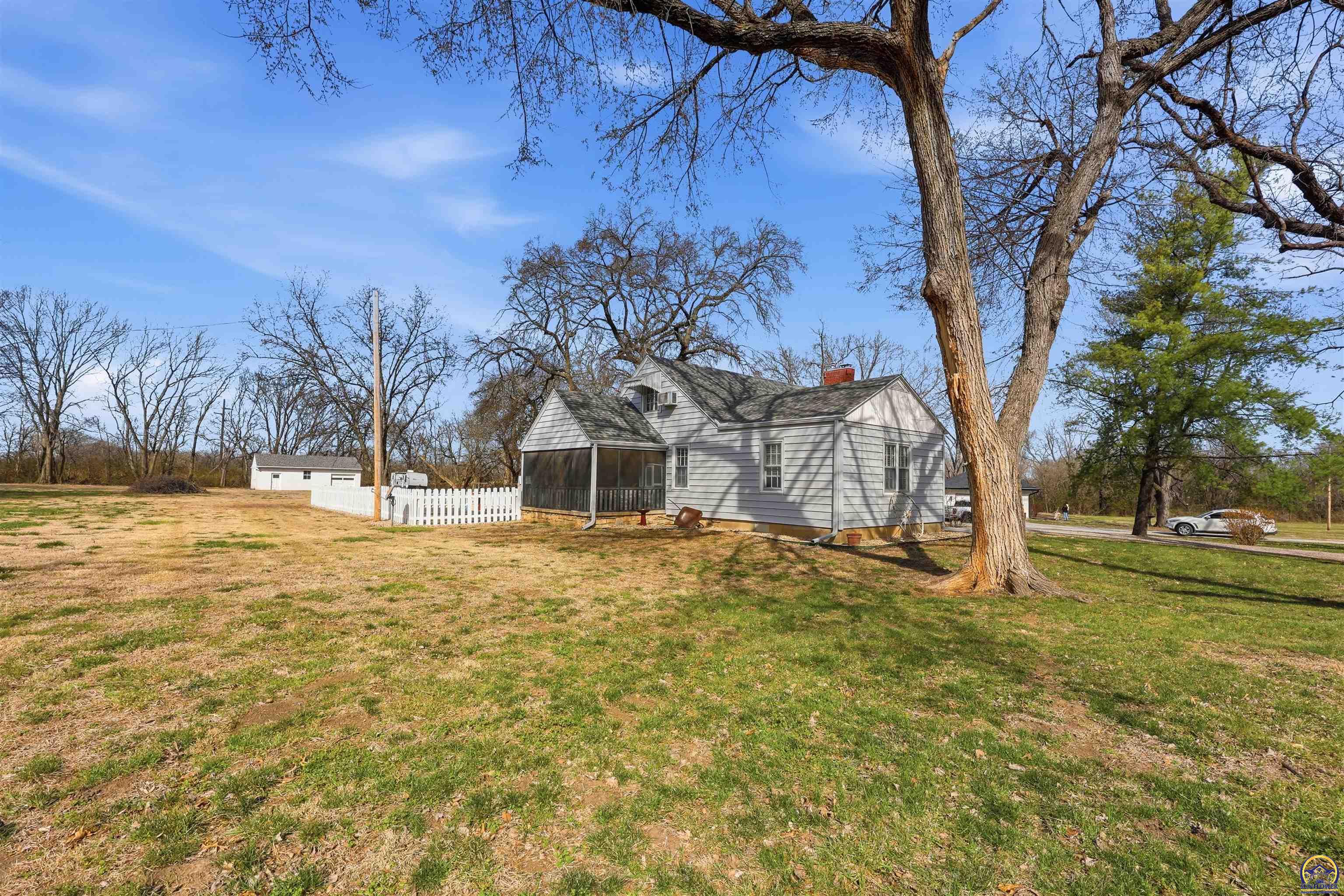 811 Southeast Tecumseh Road Tecumseh, KS 66542 - Photo 21 of 31