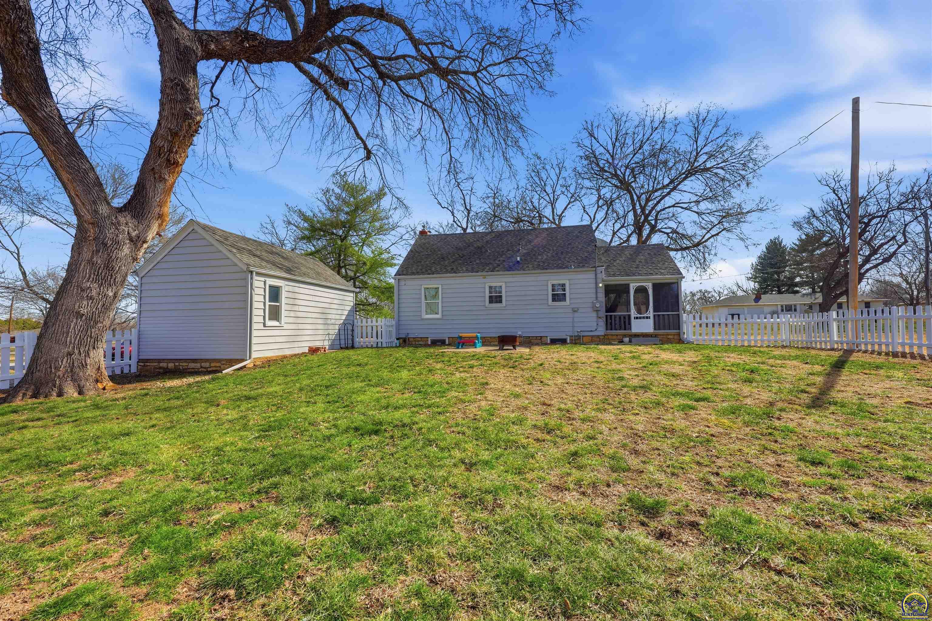 811 Southeast Tecumseh Road Tecumseh, KS 66542 - Photo 22 of 31