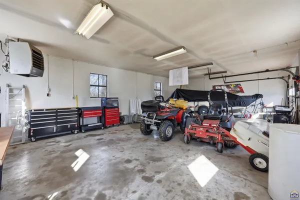 $225,000 | 811 Southeast Tecumseh Road, Tecumseh, KS 66542