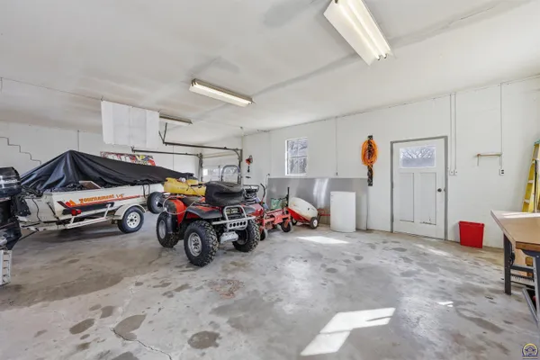 $225,000 | 811 Southeast Tecumseh Road, Tecumseh, KS 66542