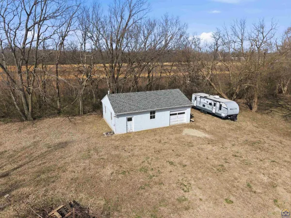 $225,000 | 811 Southeast Tecumseh Road, Tecumseh, KS 66542