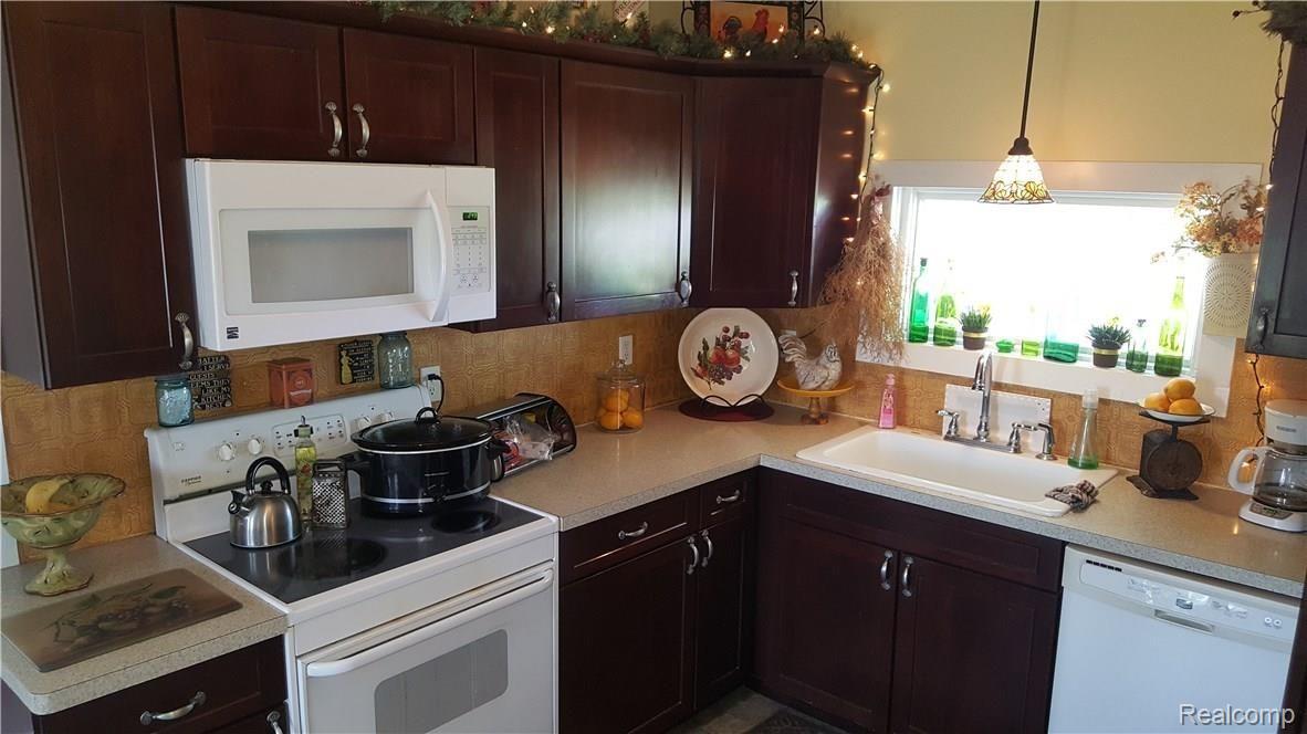 4297 Oakley Road Stockbridge, MI 49285 - Photo 20 of 47 20170412_145104.jpg