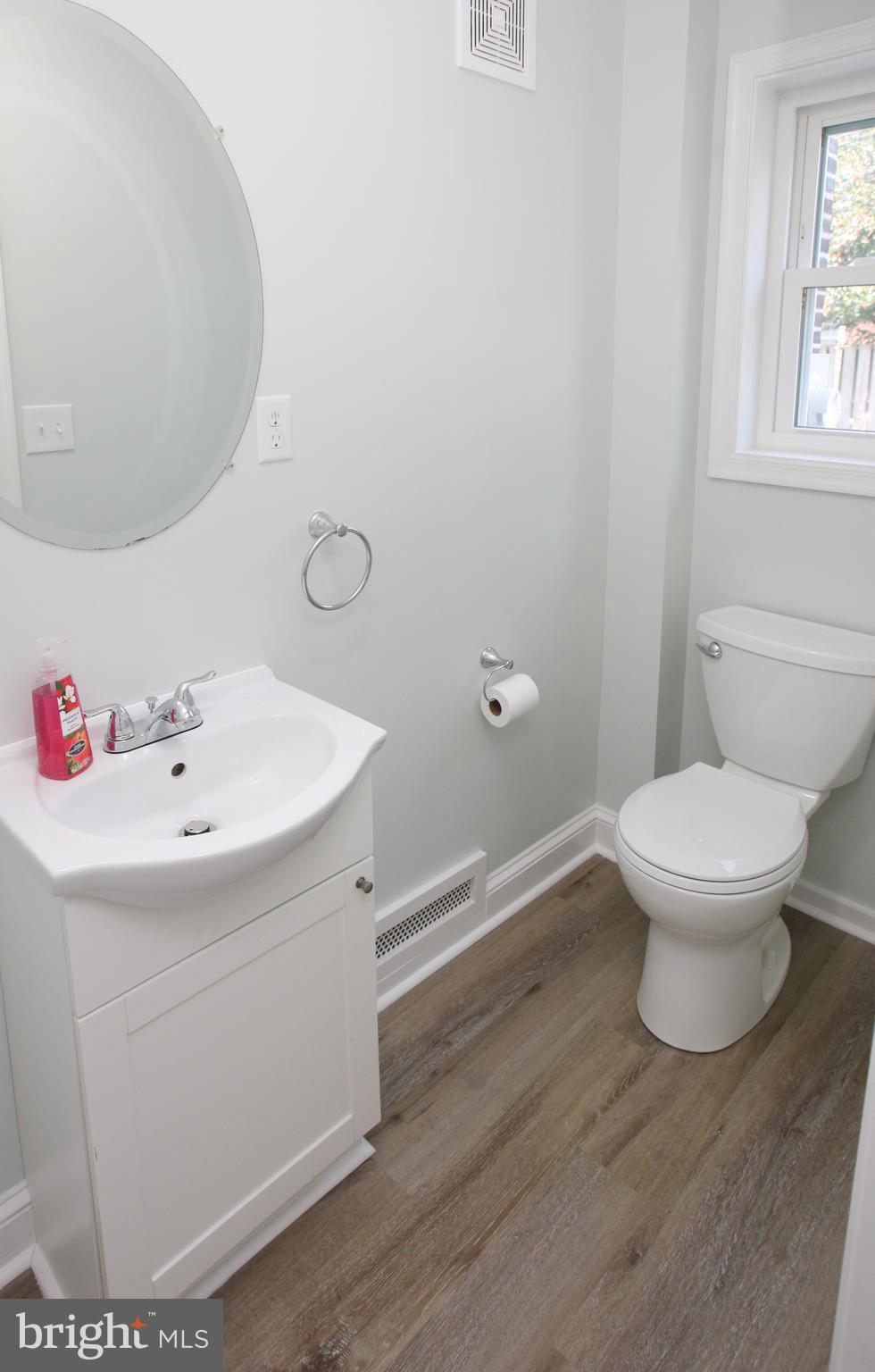 13 Windsor Road Wilmington, DE 19809 - Photo 29 of 37 Half bath