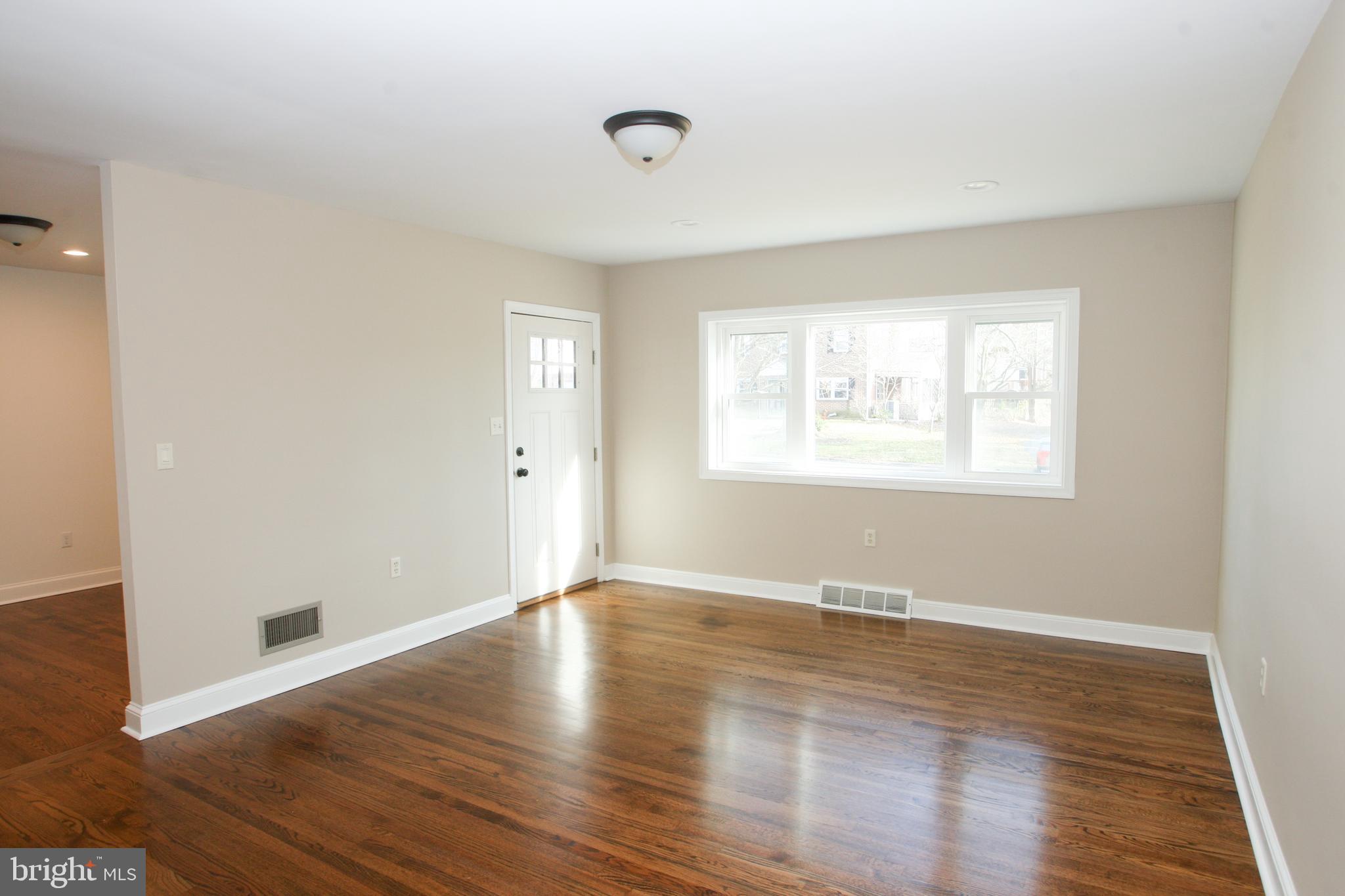 13 Windsor Road Wilmington, DE 19809 - Photo 5 of 37 Gleaming hardwoods