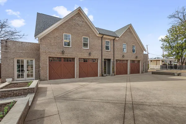 $1,795,000 | 227 Stonewall Street, Memphis, TN 38112