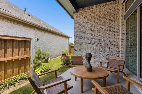 $449,900 | 2073 Spotted Fawn Drive, Arlington, TX 76005