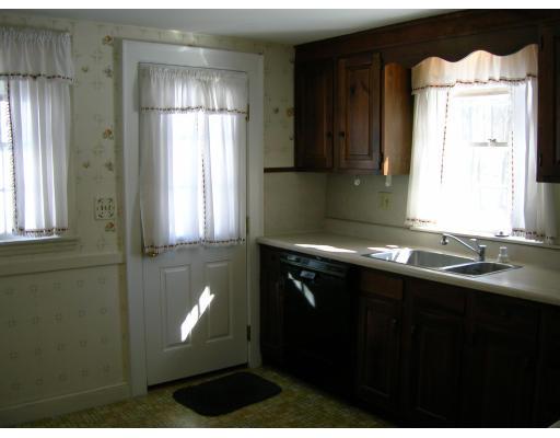 78 Whittier Road Reading, MA 01867 - Photo 7 of 10 Gallery Image 7